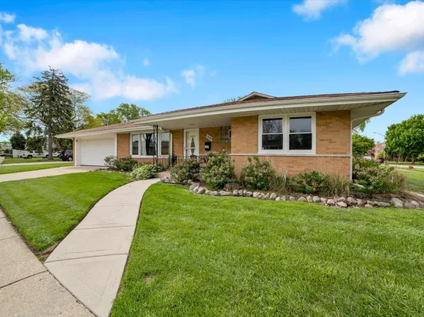 5549 W 102nd St, Oak Lawn, IL 60453