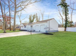 40 Lyman Rd, East Patchogue, NY 11772