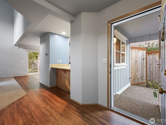 3rd image of 4613 Remington Lane SE