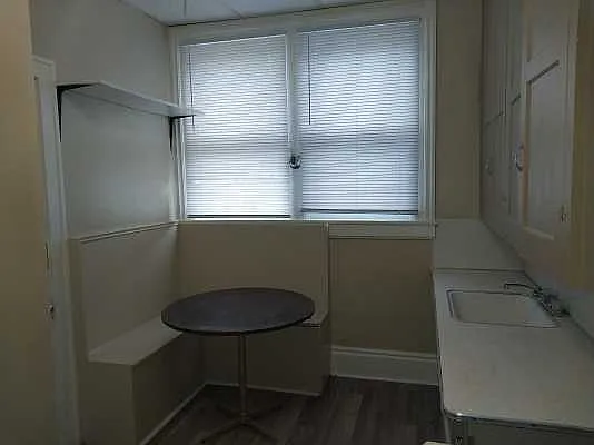 437 W Walnut St #1 — Photo 10