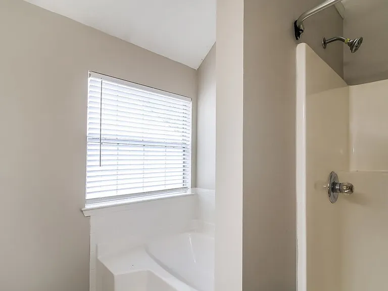 2915 Russ Ln — Photo 14