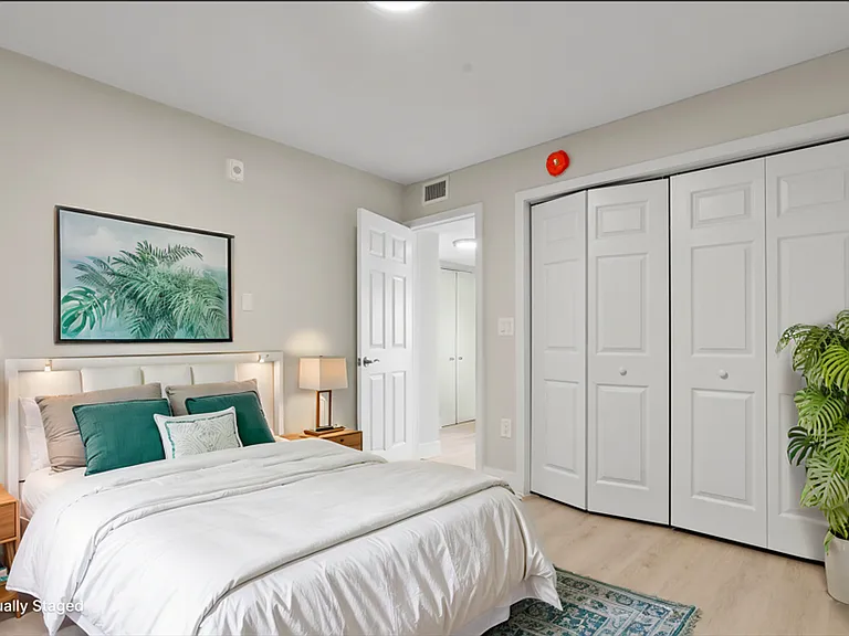 Waterside Apartments — Photo 3
