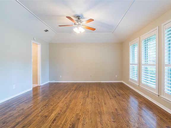 5th image of 5507 Vinewood Dr