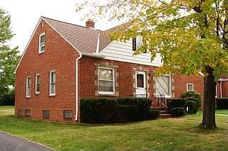 1st image of 911 E 239th St