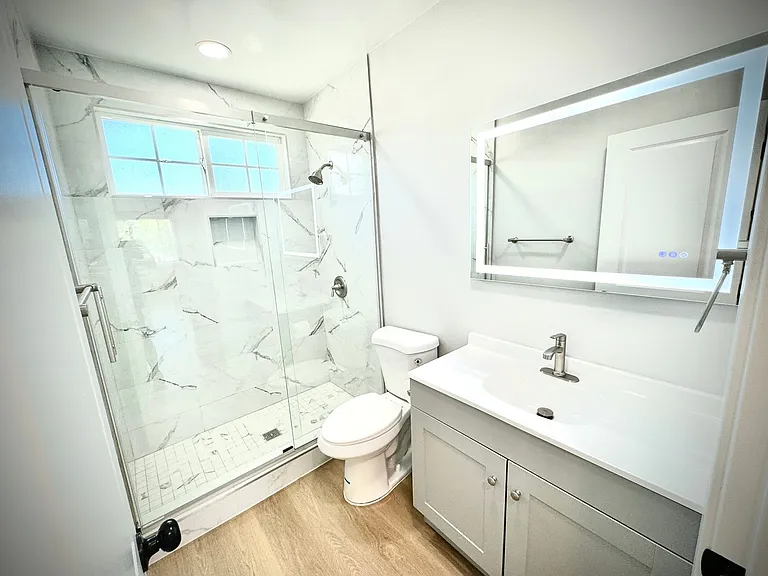 321 N Macneil St — Photo 4