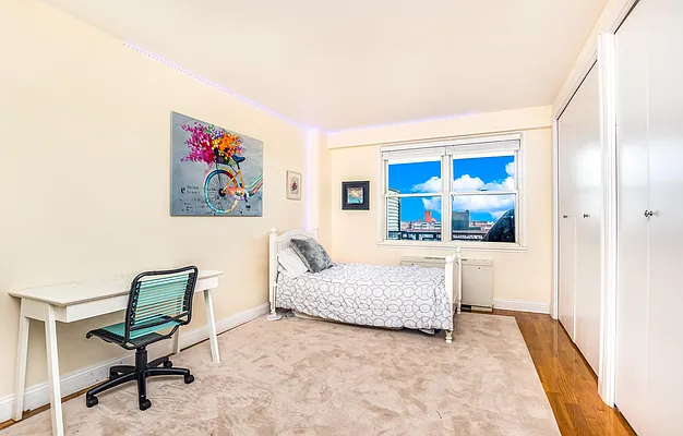 Sold by Re/Max In The City | media 10