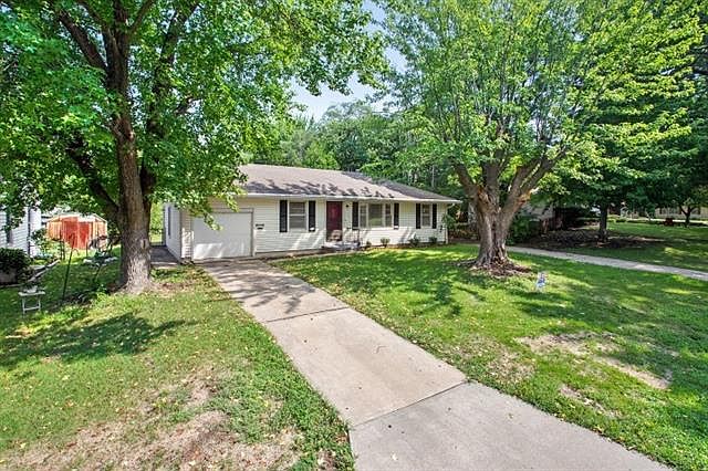 1st image of 6006 E 100th St
