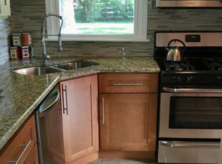 321 W Winthrop Ave, Addison, IL 60101