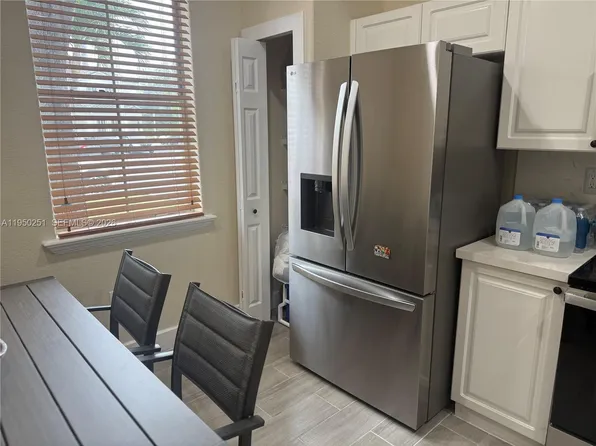 5400 NW 107th Ave APT 416, Doral, FL 33178