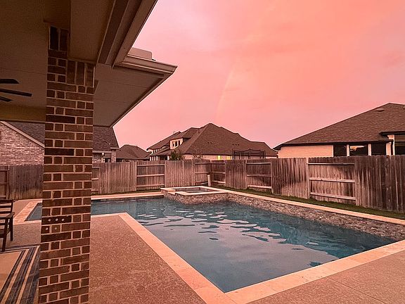 3rd image of 5007 Creekbank Dr