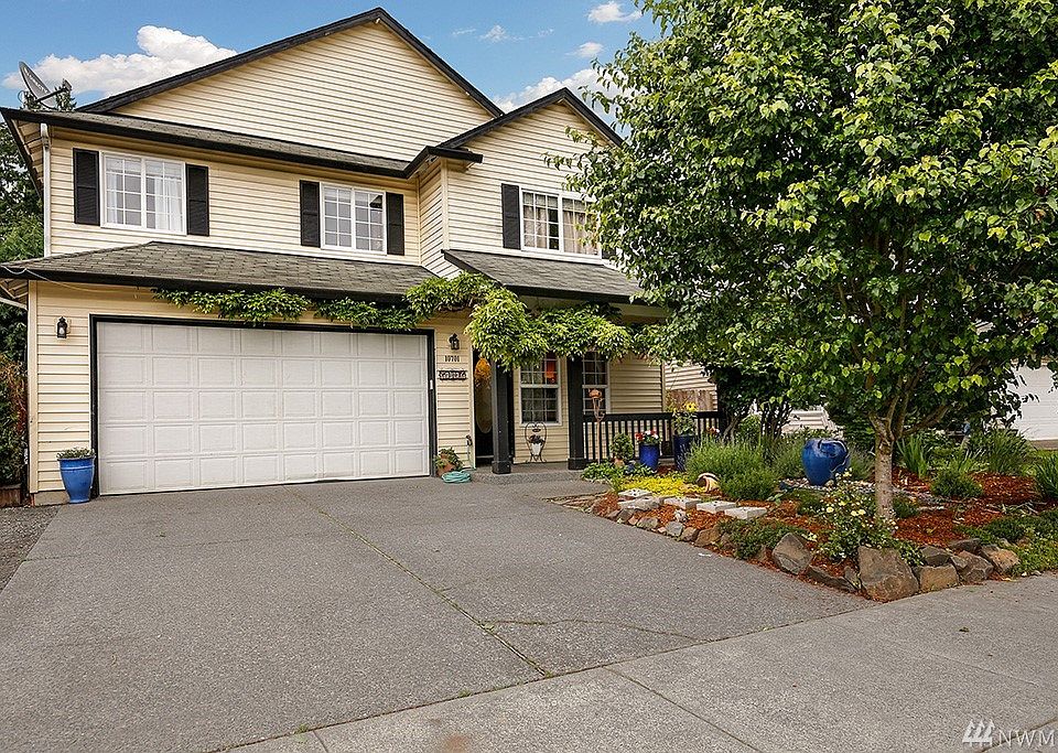 1st image of 10701 NE 25th Pl