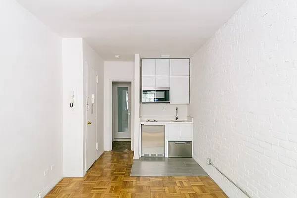 Rented by Sky Management | media 6