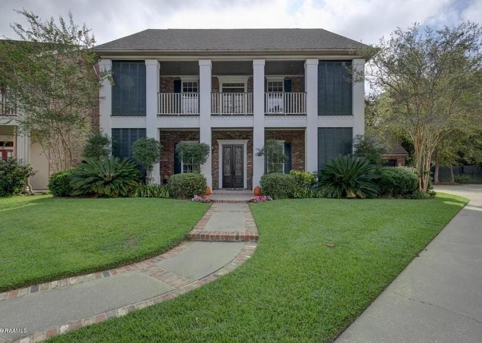 1st image of 324 Timberwood Cir