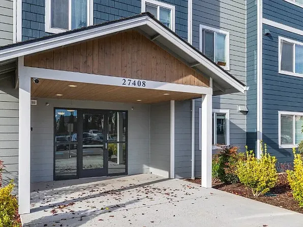 Pacific Pines Apartments