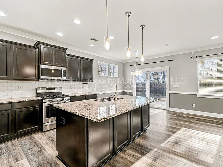149 Kingston Dr — Photo 14