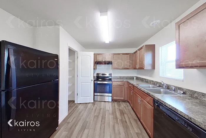 305 NE 23rd Terrace Cpe — Photo 6