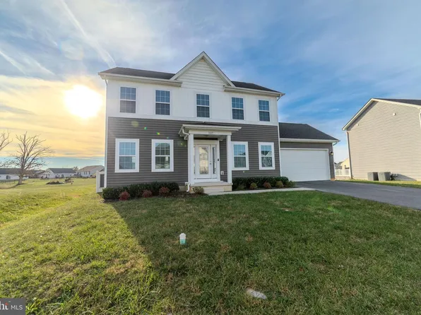 127 Chandlers Glen Dr, Bunker Hill, WV 25413