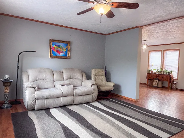 928 Jeremy St — Photo 5