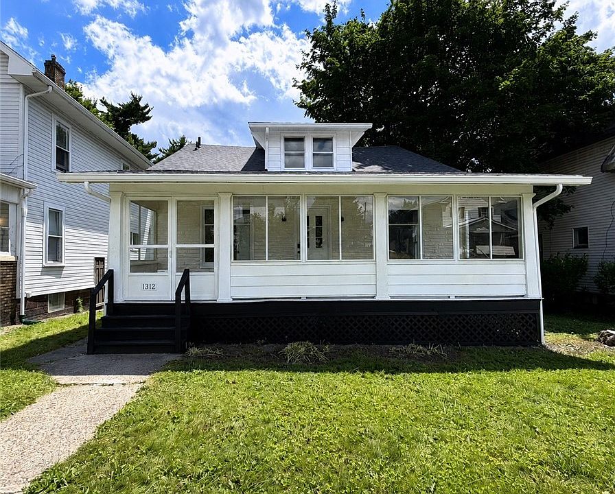 1st image of 1312 Wellesley Ave