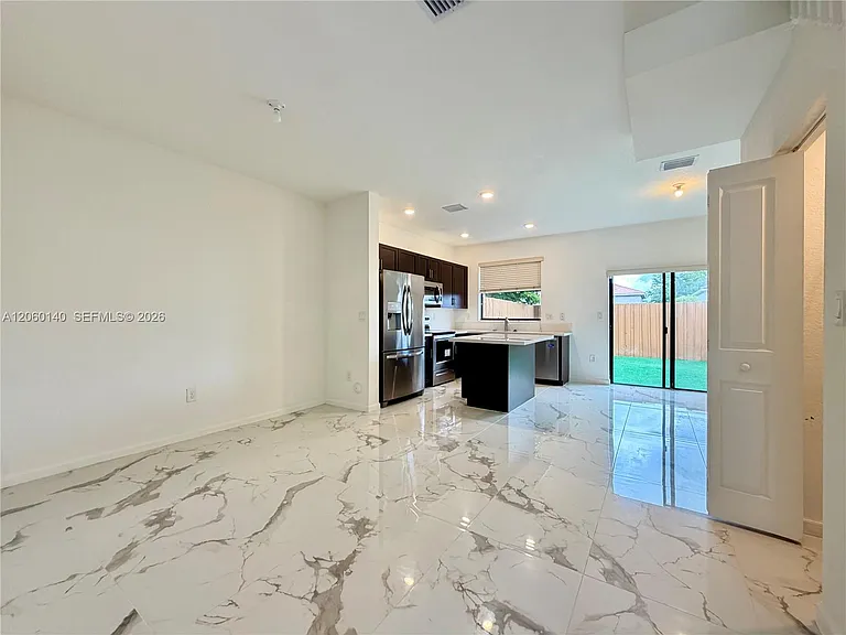 18110 SW 148th Rd — Photo 3