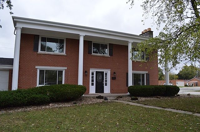 1st image of 702 E 164th Pl