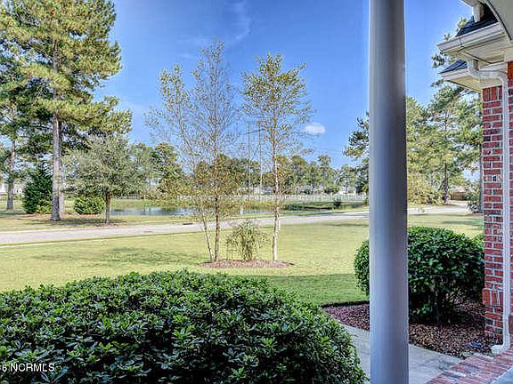 4th image of 1110 Pemberton Dr