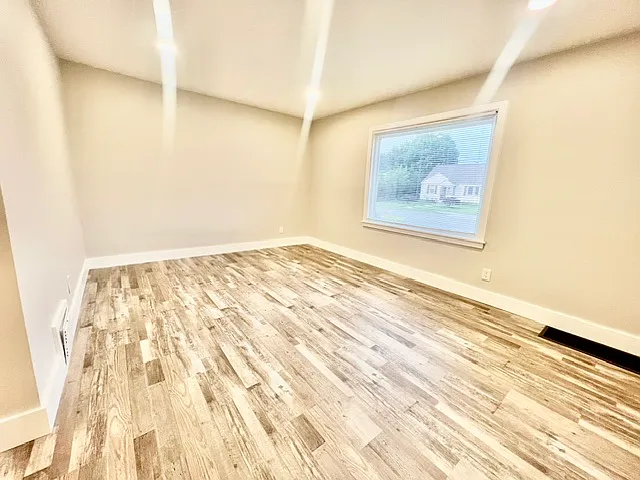 209 Cyndy St — Photo 12