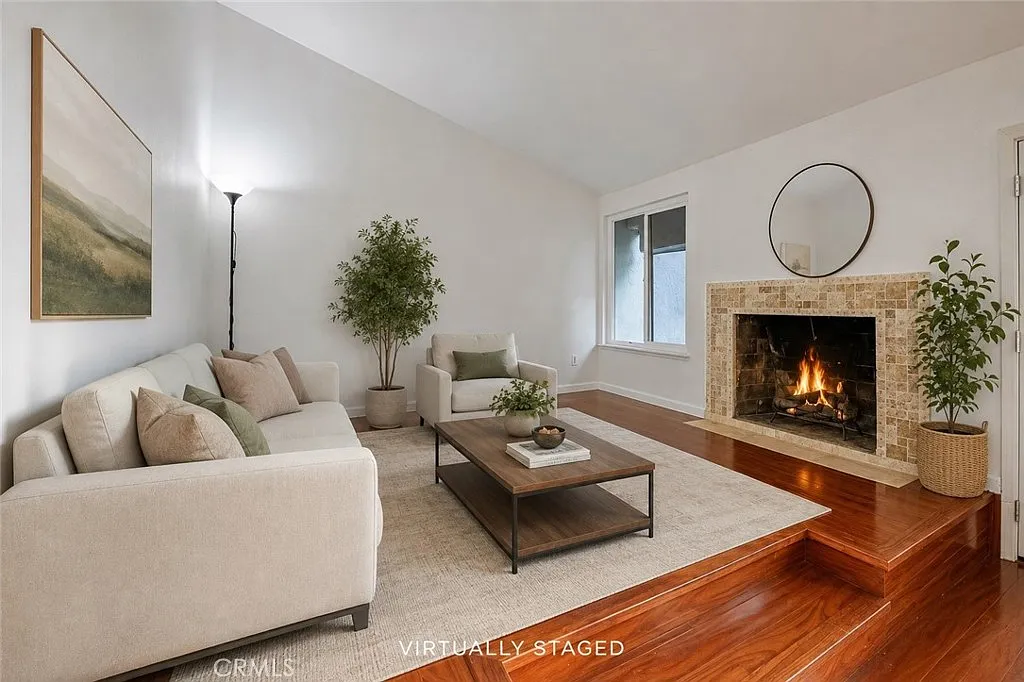 4 bed, 2008 sqft, $3,950 — Photo 4