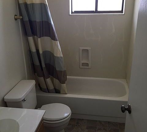 3rd image of 2515 Tallman Rd