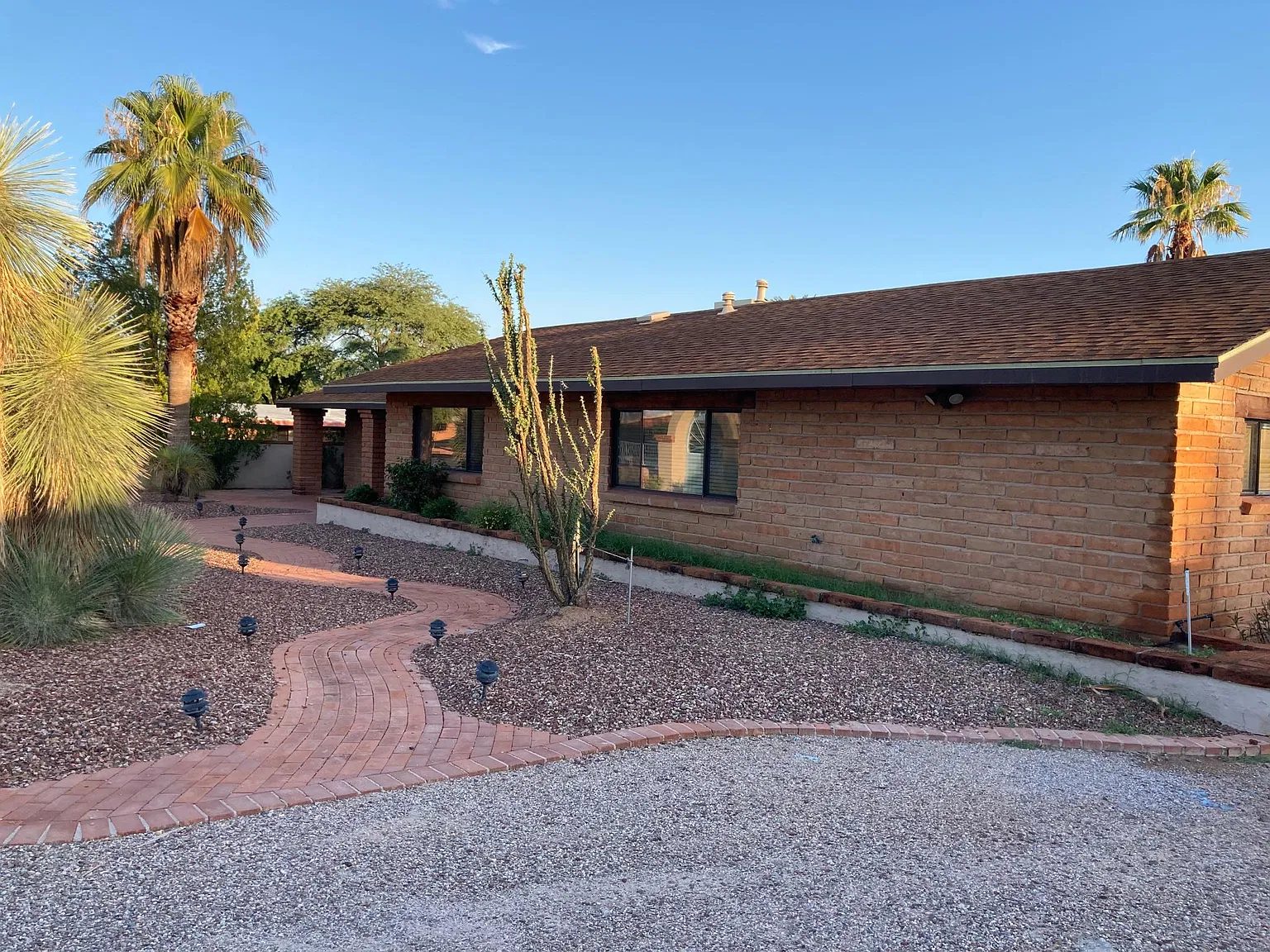 4 bed, 2.5 bath, 2500 sqft, $3,000 — Photo 4