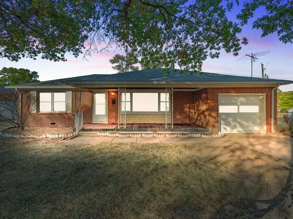 759 N El Paso Dr, Derby, KS 67037
