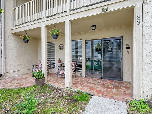 3rd image of 33 Regency Point
