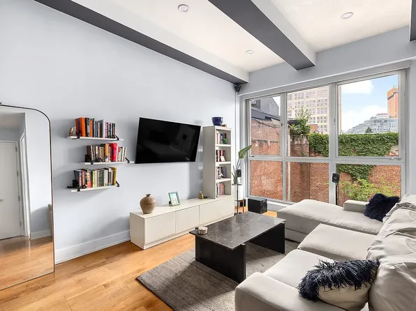 66 N 1st St APT 2E, Brooklyn, NY 11249