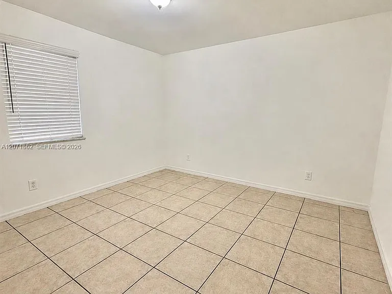 2653 SW 51st St #1 — Photo 9