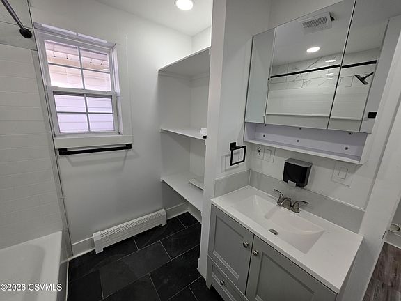 5th image of 1211 Scott St
