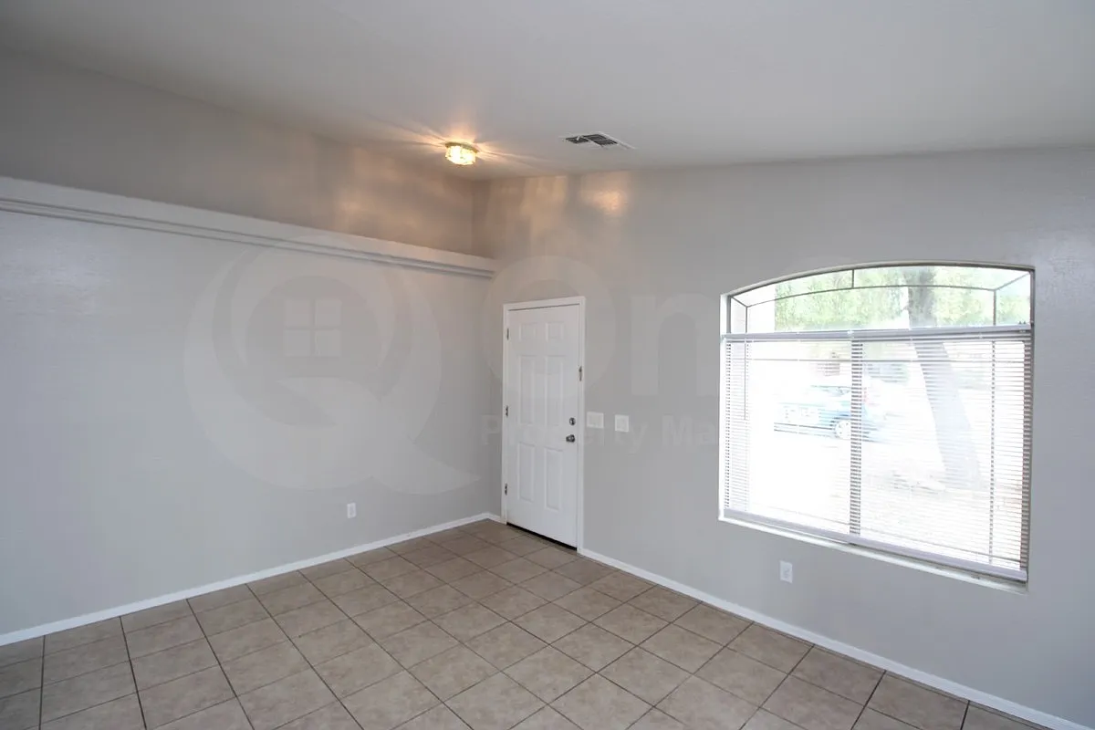 4 bed, 2.0 bath, 1570 sqft, $1,799 — Photo 3