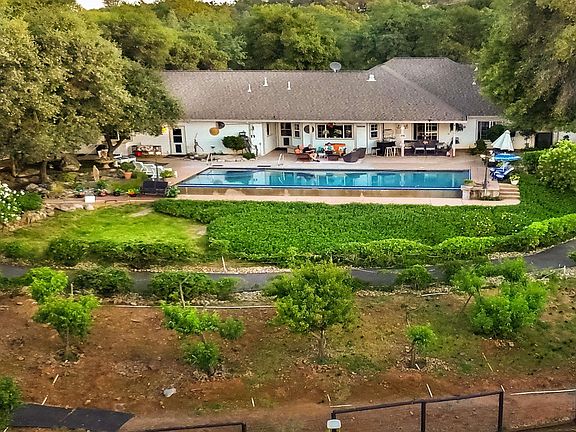 2nd image of 19090 Canaan Ct