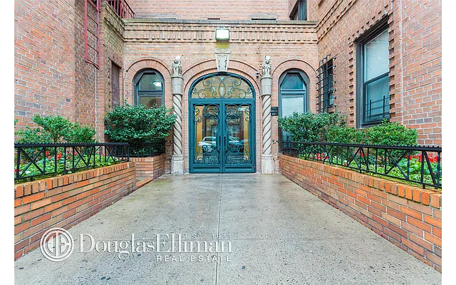 Rented by Douglas Elliman | media 16