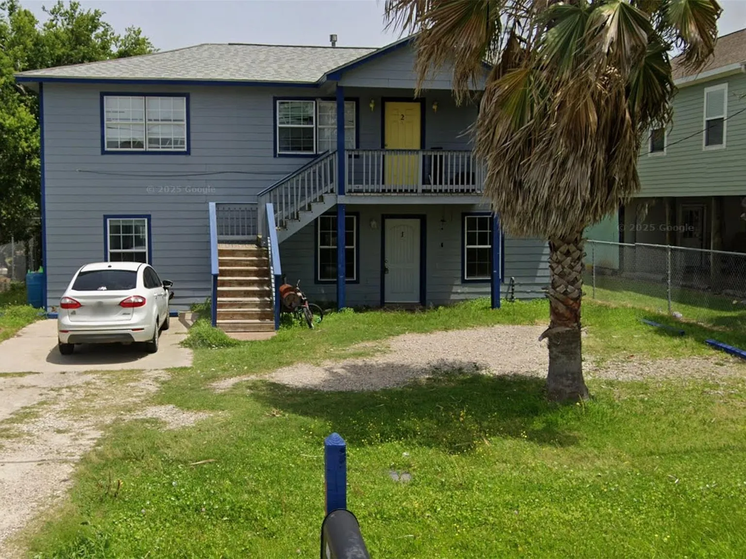 3 bed, 1.0 bath, 984 sqft, $1,300 — Photo 1
