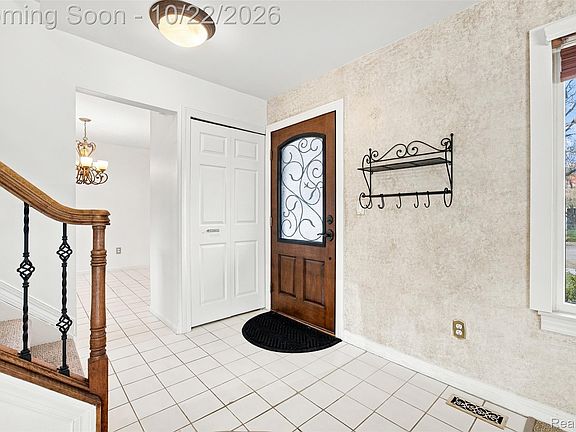 5th image of 1140 W Lemont Ct
