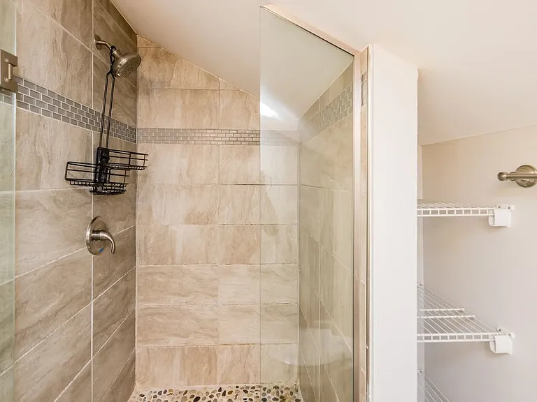 232 S Monroe Ave #UPSCALE LOFT — Photo 8