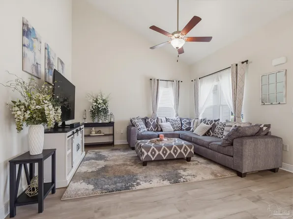 350 Cardinal Cove Ct, Pensacola, FL 32504