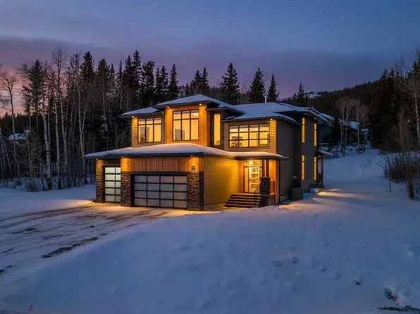 70 S Kananaskis Dr, Coleman, AB T0K 0M0