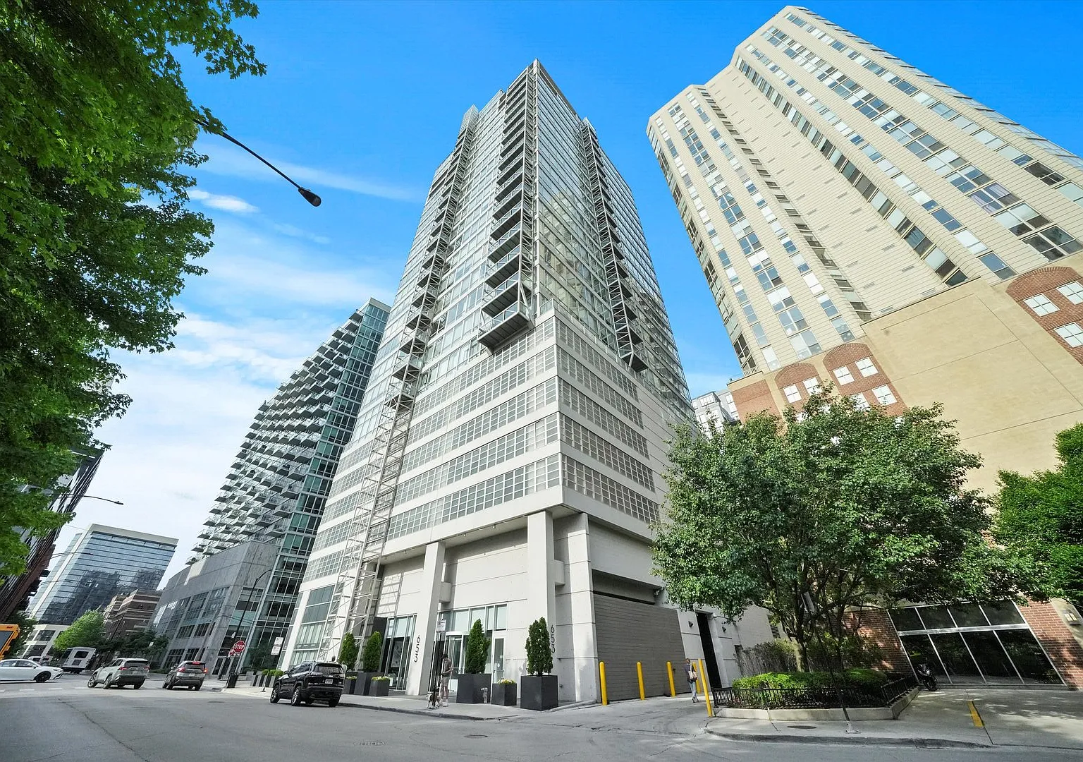 2 bed, $4,000 — Photo 1