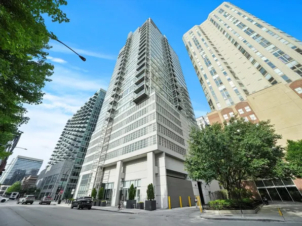 653 N Kingsbury St APT 1207, Chicago, IL 60654