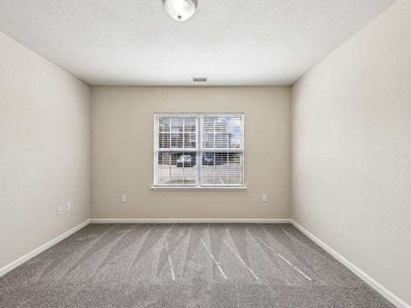 Glenmary Village Apartments | 9606 Clubview Dr, Louisville, KY