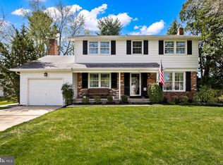112 S Saint Andrews Dr, Mount Laurel, NJ 08054