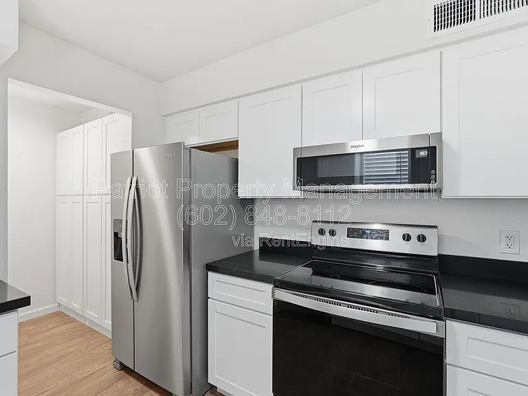 231 N Robson #7 — Photo 5