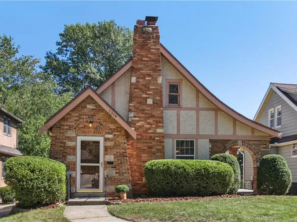 7319 Walnut St, Kansas City, MO 64114