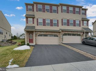25 Crest Vw, Carlisle, PA 17013